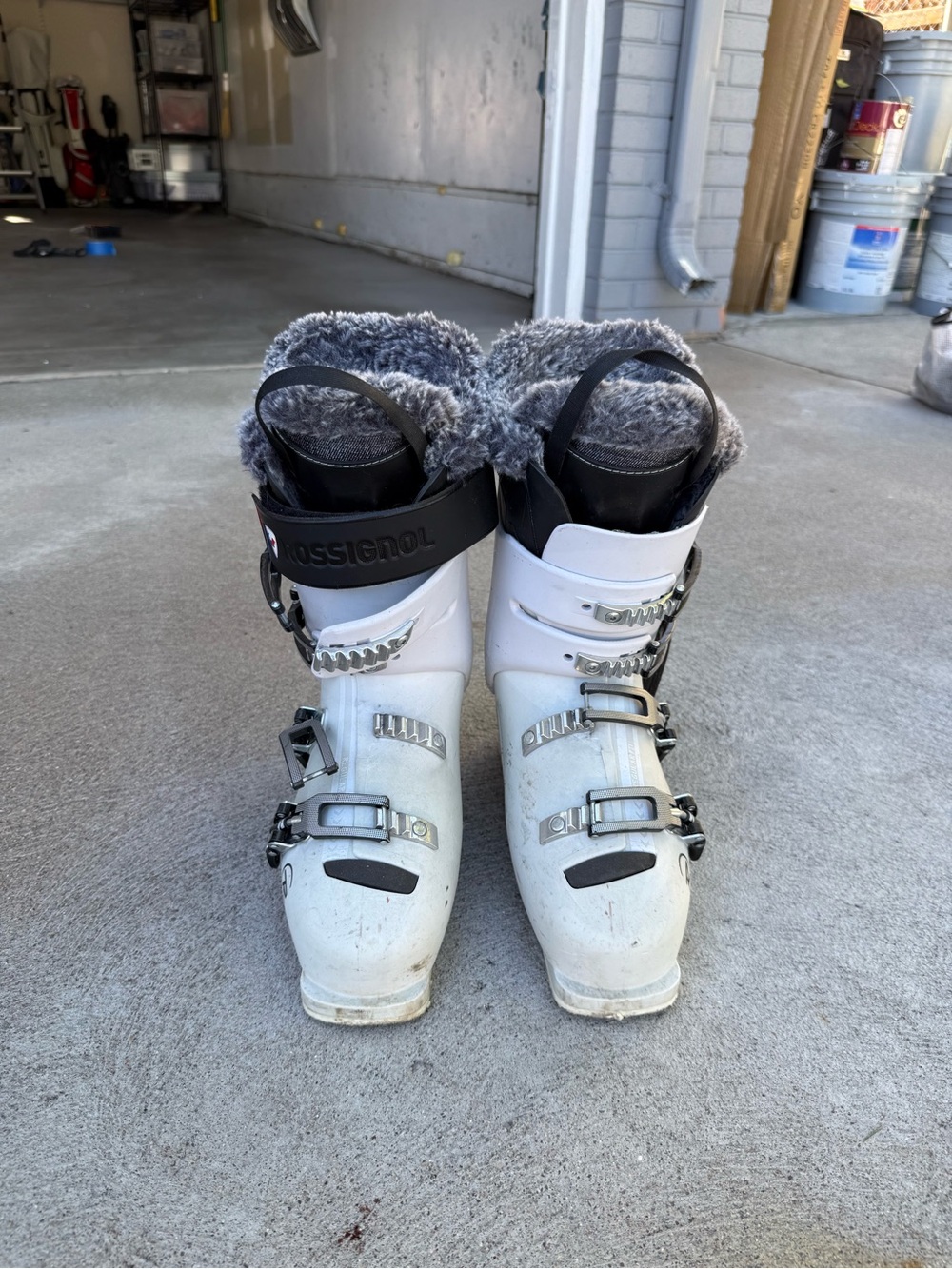 Rossignol Women's White Ski Boots with Gray Plush Liner